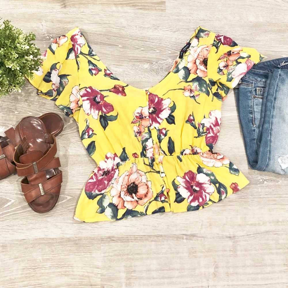 ONE CLOTHING Button Front Floral Top